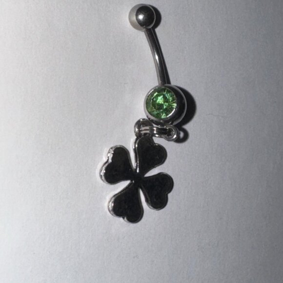 Green Gem Shamrock Dangle Belly Ring - Picture 4 of 10